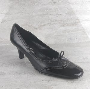 Salvatore Ferragamo Black Pumps 7.5